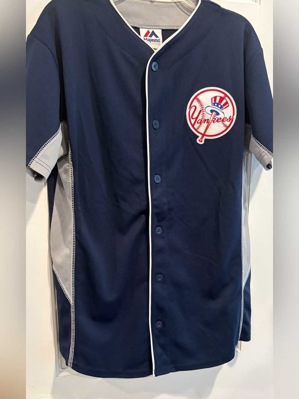 Kids Majestic New York Yankees Navy Button-Up Baseball Jersey. Size L (14-16)